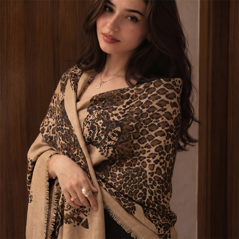 ヴィンテージレオパード柄ヒジャブ＆ヘッドスカーフ、女性用生端 - Vintage Fashion Wear のレビューと価格
