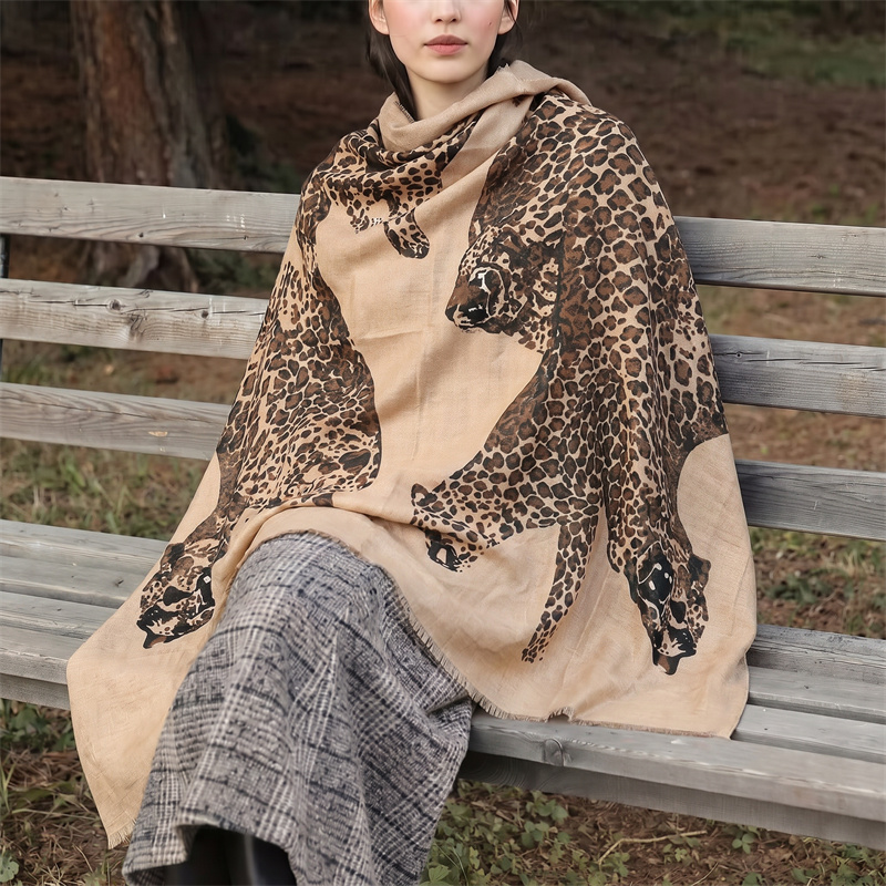 ヴィンテージレオパード柄ヒジャブ＆ヘッドスカーフ、女性用生端 - Vintage Fashion Wear のレビューと価格