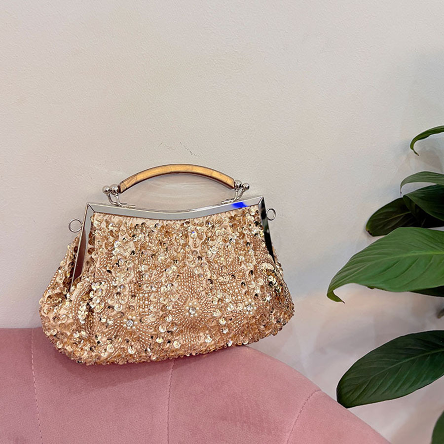 トレンドのヴィンテージ風チャイナドレスバッグ 刺繍ショール付 - Vintage Fashion In Chinese のレビューと価格